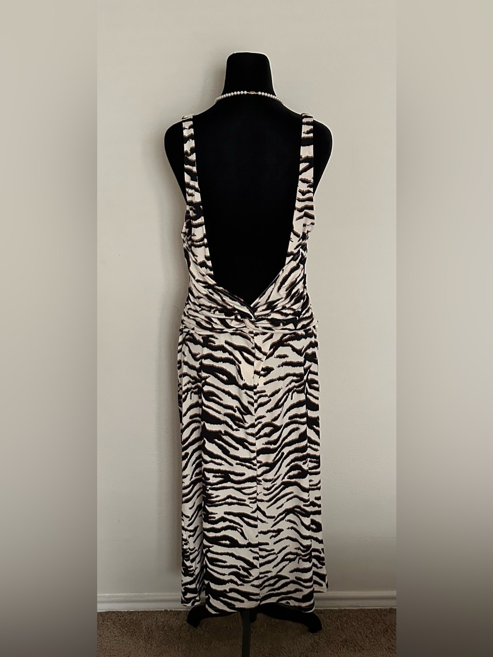 H&M Midi Dress Zebra Print Size L Women’s Black and Cream NWT - Picture 3 of 15